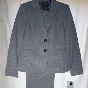 NEW Heather Gray Pinstripe pantsuit, size 8